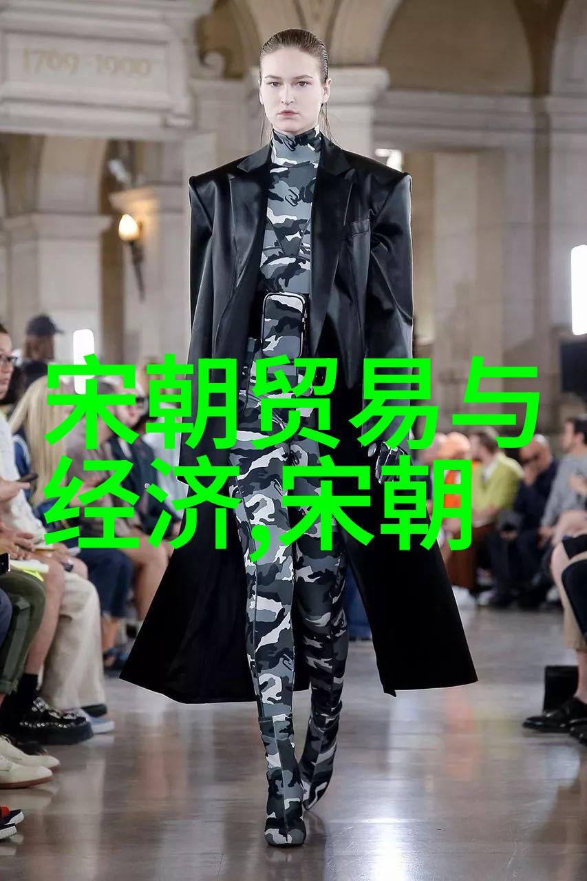 人文自然和语言人类社会发展中的三个关键体系