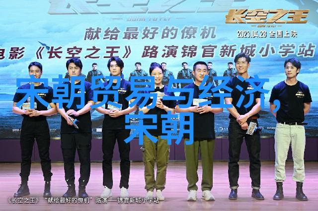 恶犬与乞丐街头的无声对话