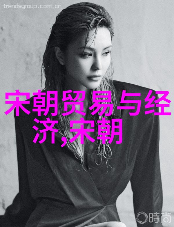 男朋友喜欢看别人玩自己-隐秘的观察揭开他心中那份复杂的情感